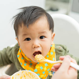 baby eating