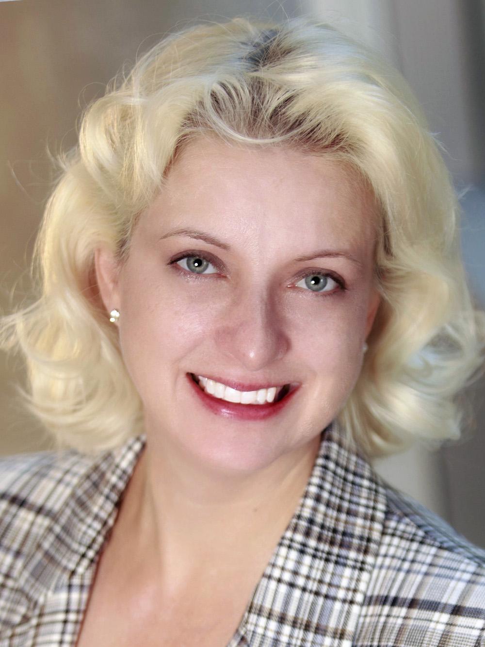 Leslie Fox